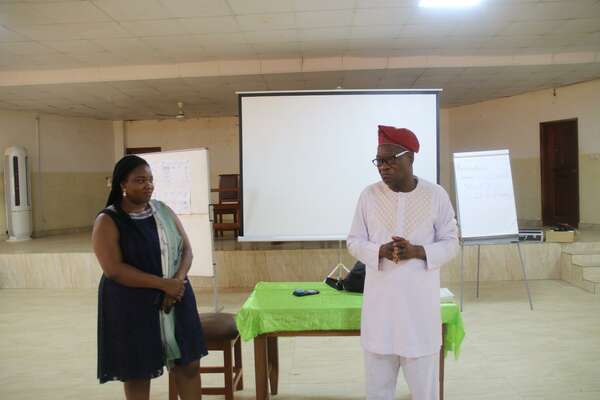 Session de formation des Chefs de service et de division de la municipalité de Calavi formés sur « Les techniques de rédaction administrative».